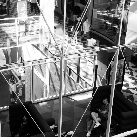 des vue dans un centre commerciale.